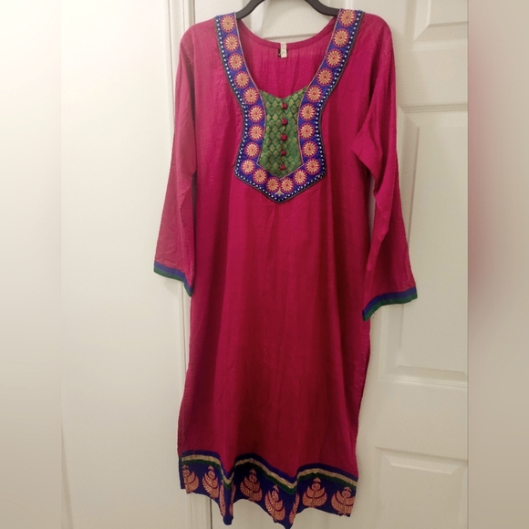 EmbellishedTunic top. Ladies Size XL - Picture 4 of 7